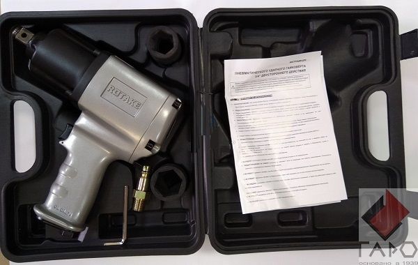 Гайковерт пневматический ударный грузовой 1220 Нм RT-5560К (с ударными головками в кейсе)